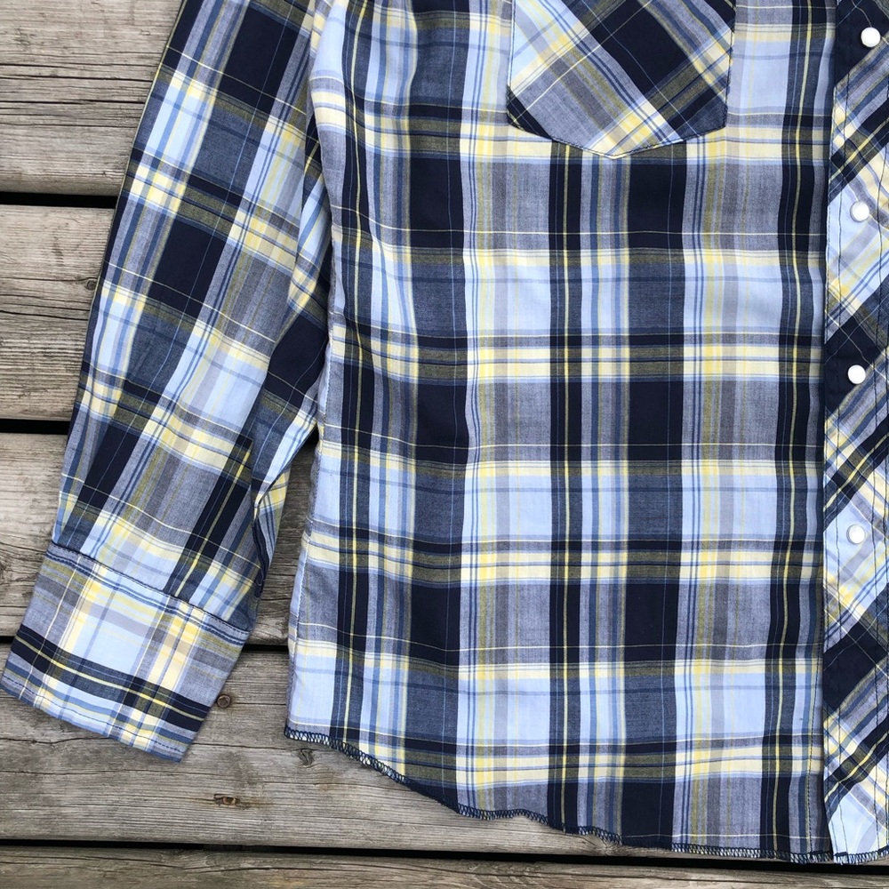 Rustler Western Button Down. - Picture 3 of 7